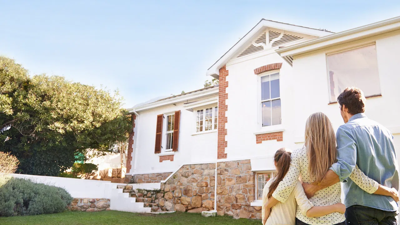 House Hunters Family backdrop