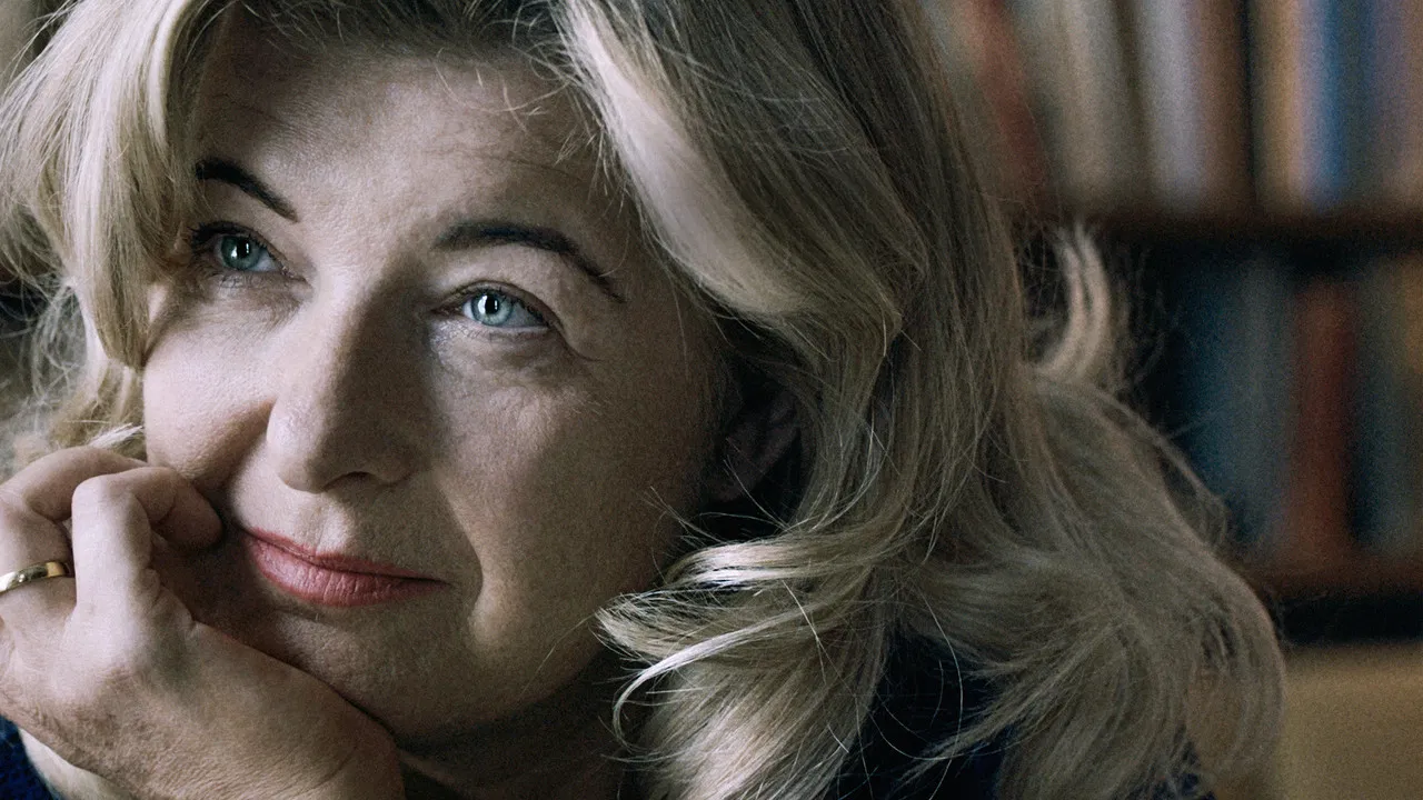 Tove’s Room backdrop