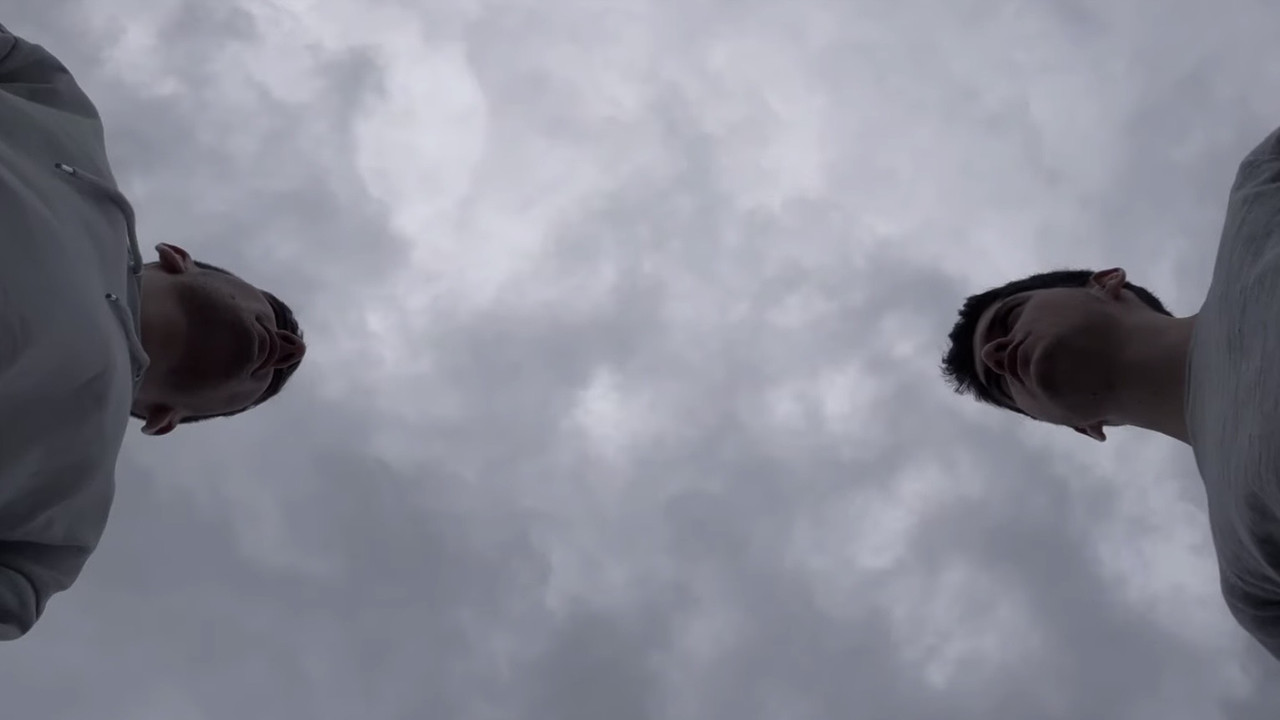 Pris au piège backdrop