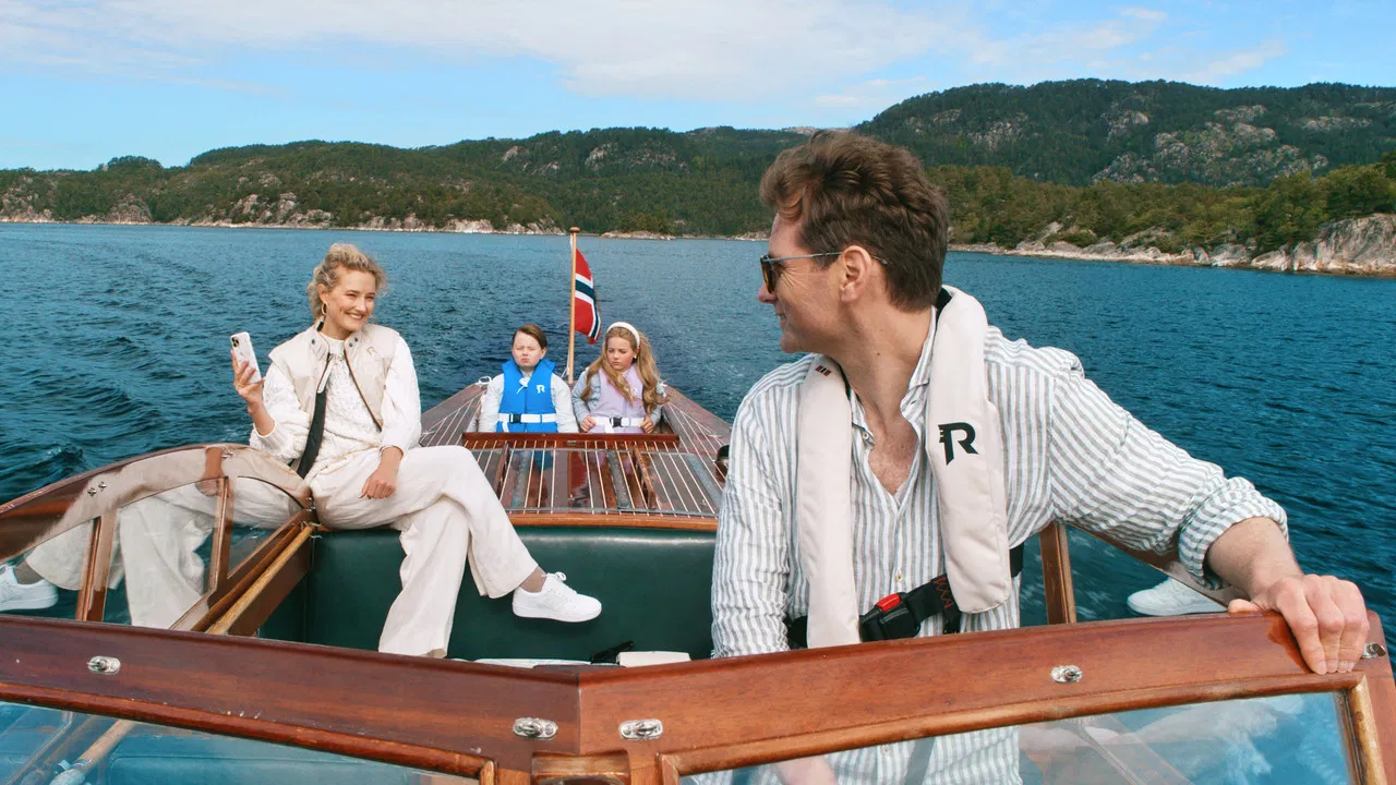 Victoria Must Go backdrop