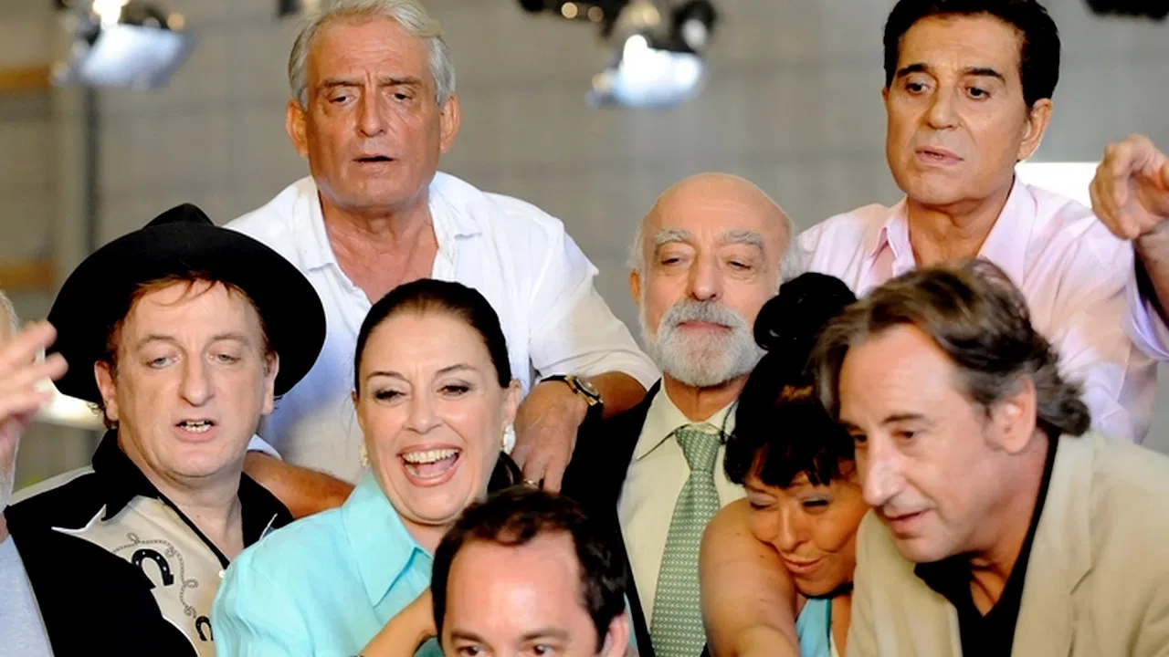 Por la gracia de Luis backdrop