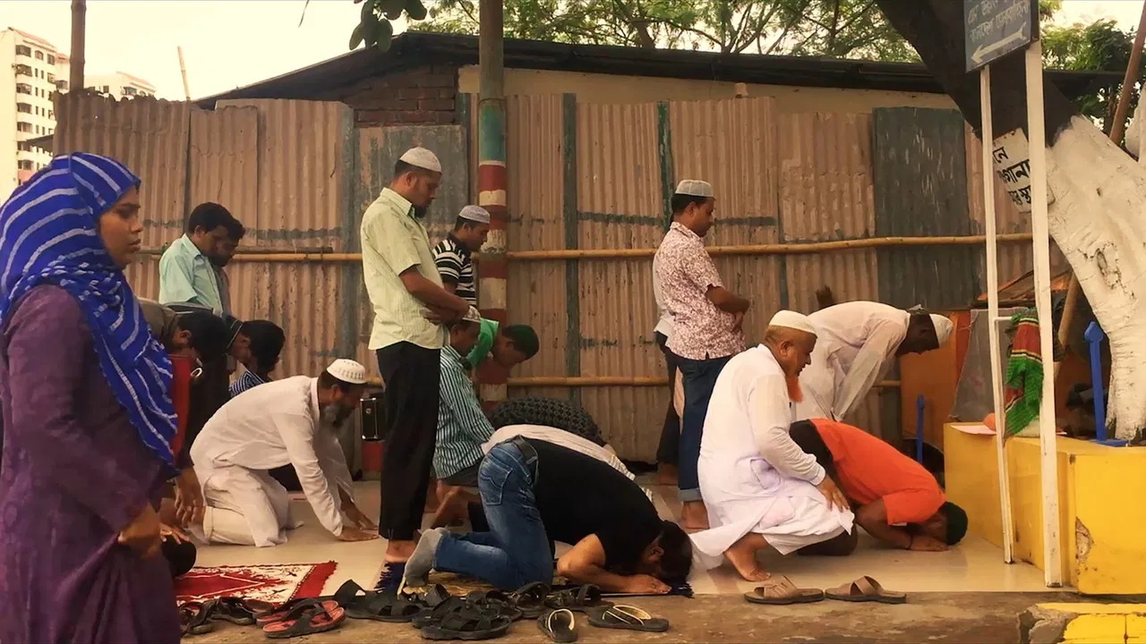 Interiors & Exteriors backdrop