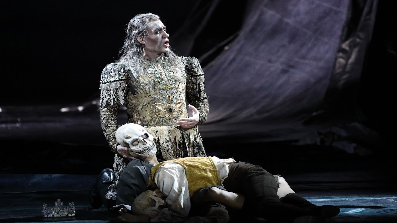 Les Vêpres siciliennes backdrop