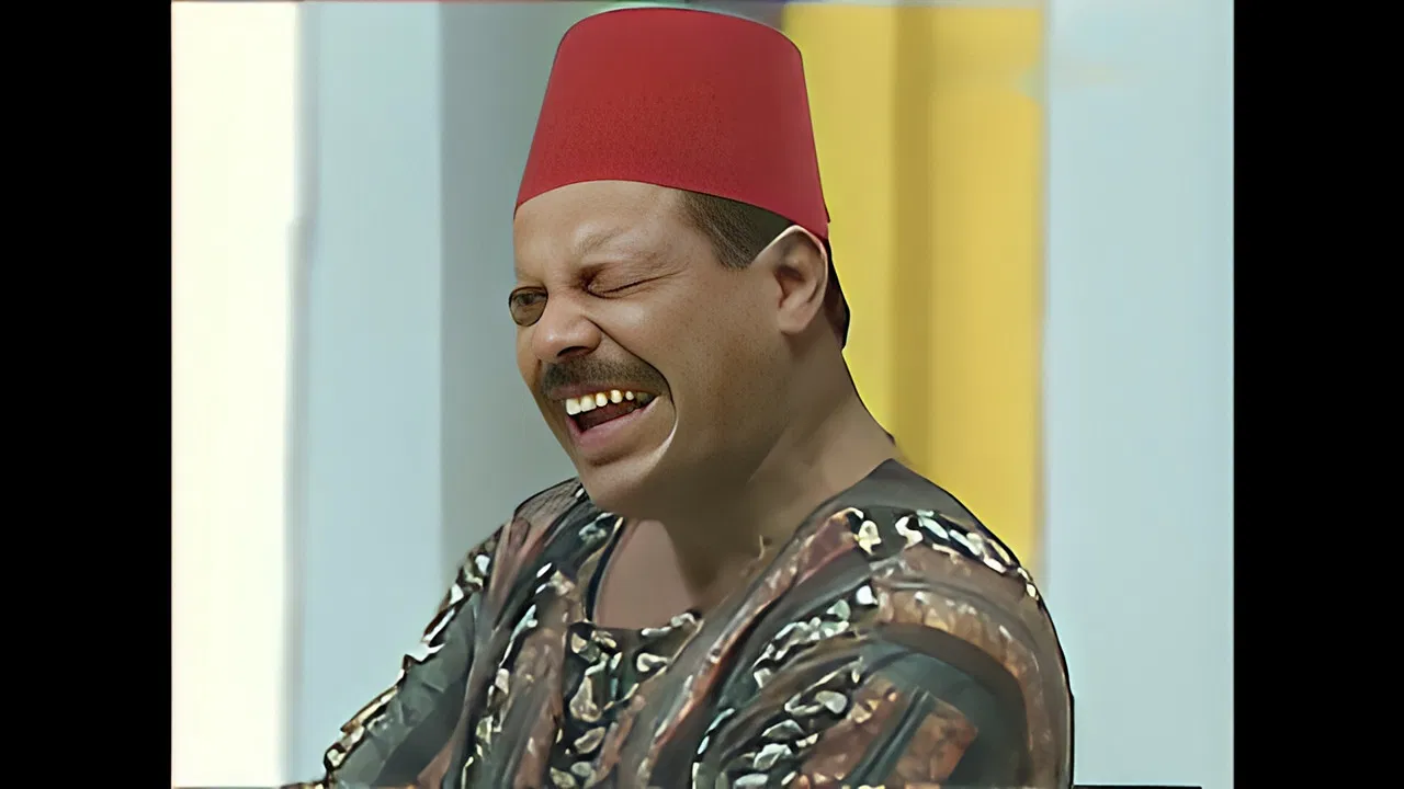 Glories, Arabs backdrop