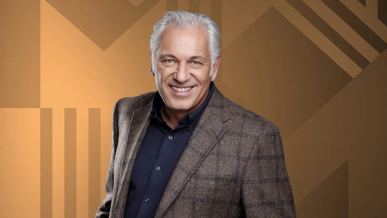 M Comme Maison backdrop