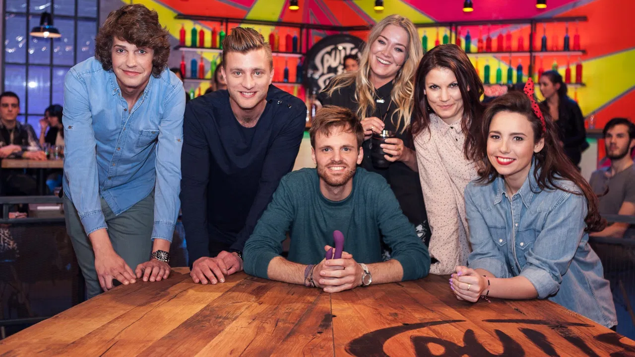 Spuiten en Slikken backdrop