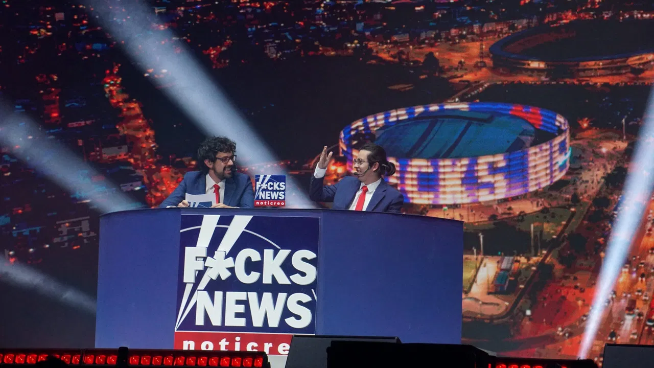 F*CKS NEWS: Demandados en Pantalla Grande backdrop