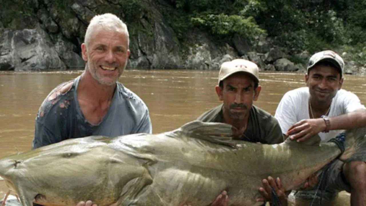 River Monsters Presents: Killer Catfish Extended Cut backdrop