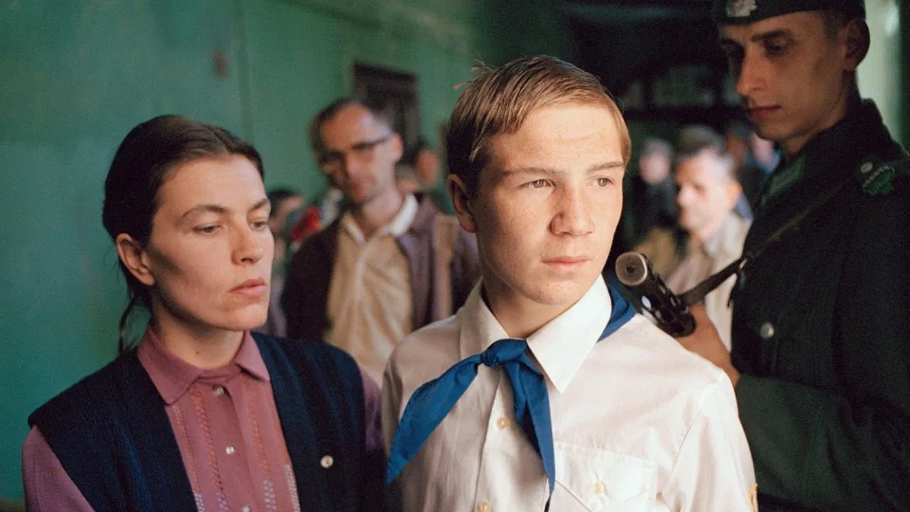 Die Mauer – Berlin '61 backdrop