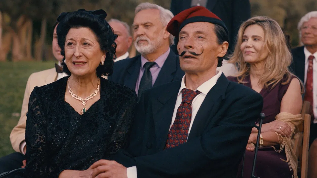 El Cas Àngelus. La fascinació de Dalí backdrop