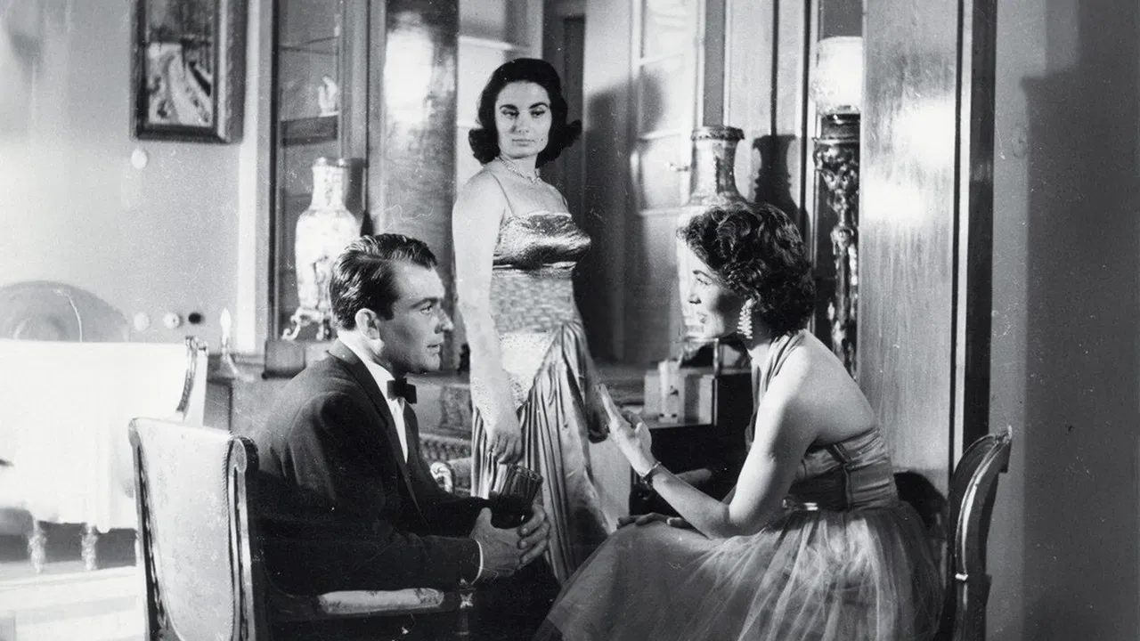 Hayat Cehennemi backdrop