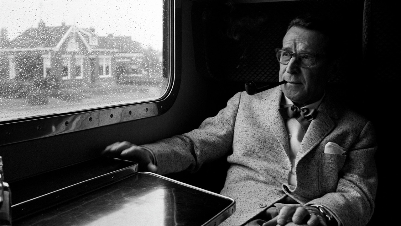 Simenon est Maigret backdrop