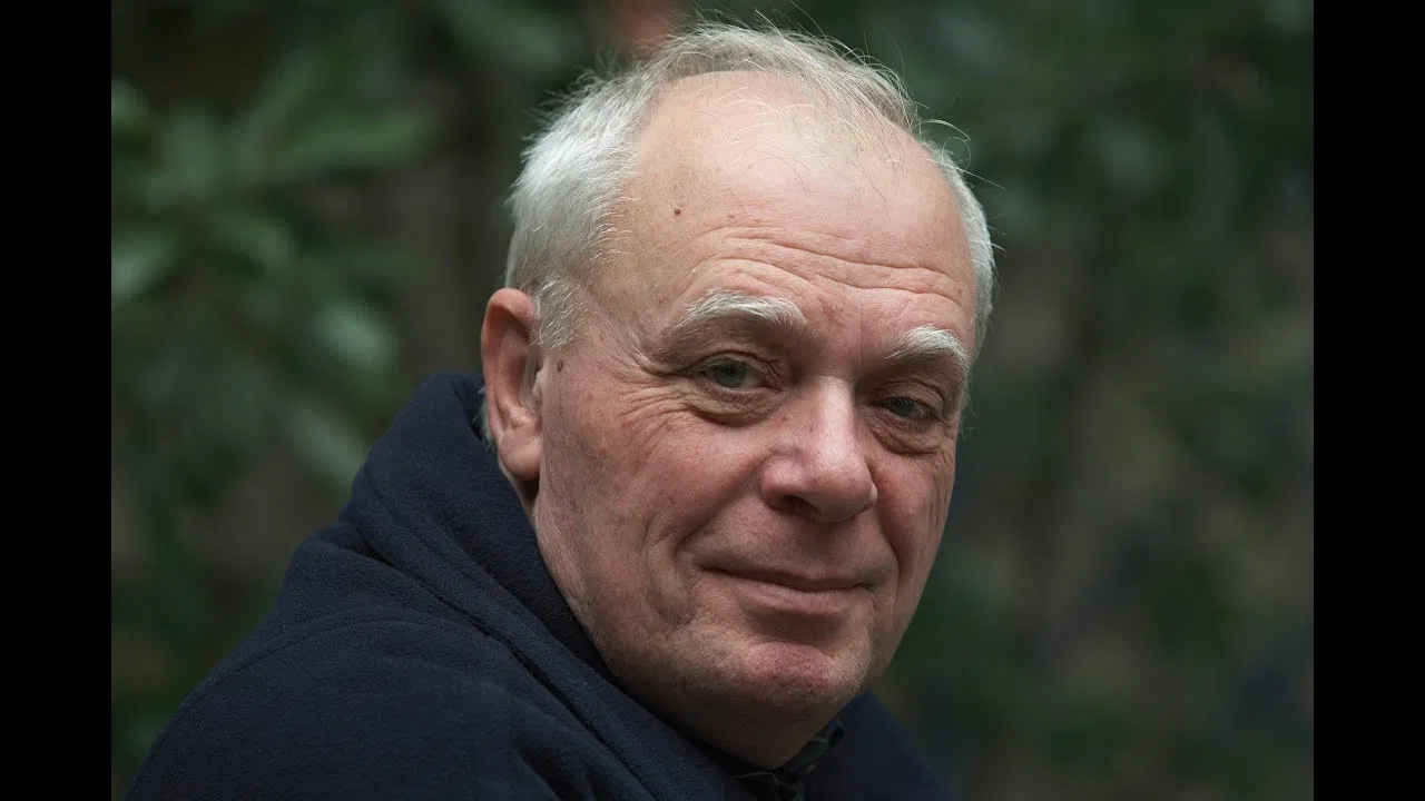 António Lobo Antunes - Escrever, Escrever, Viver backdrop