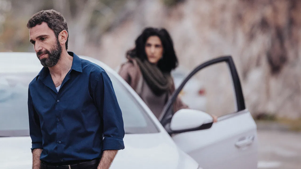 אף אחד לא עוזב את פאלו אלטו backdrop