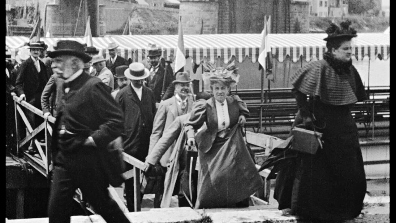 The Photographical Congress Arrives in Lyon backdrop