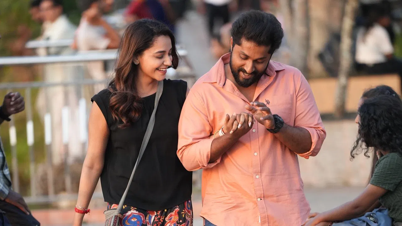 Raveendra Nee Evide? backdrop