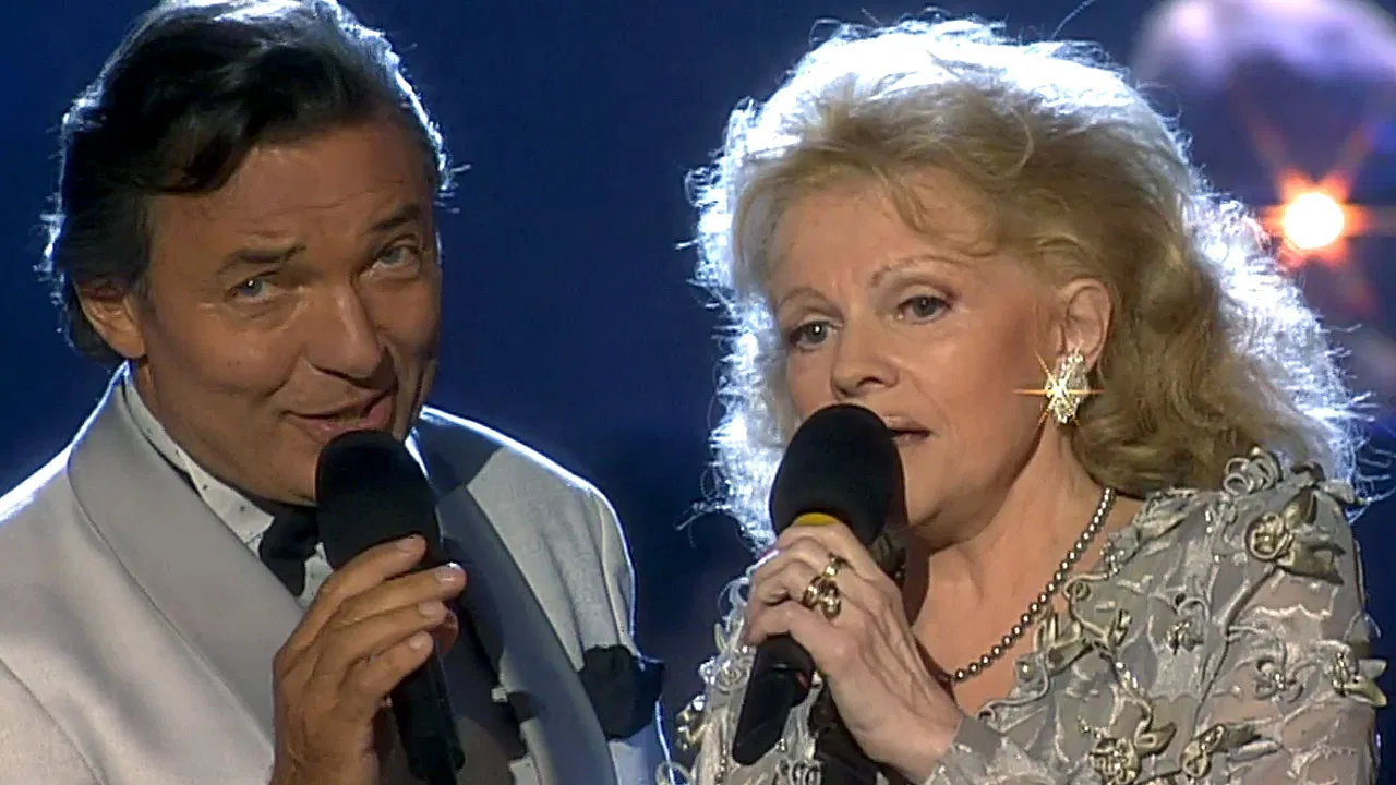 Už dávno nejsem dítě backdrop