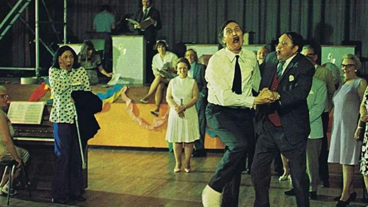 Holiday on the Buses backdrop