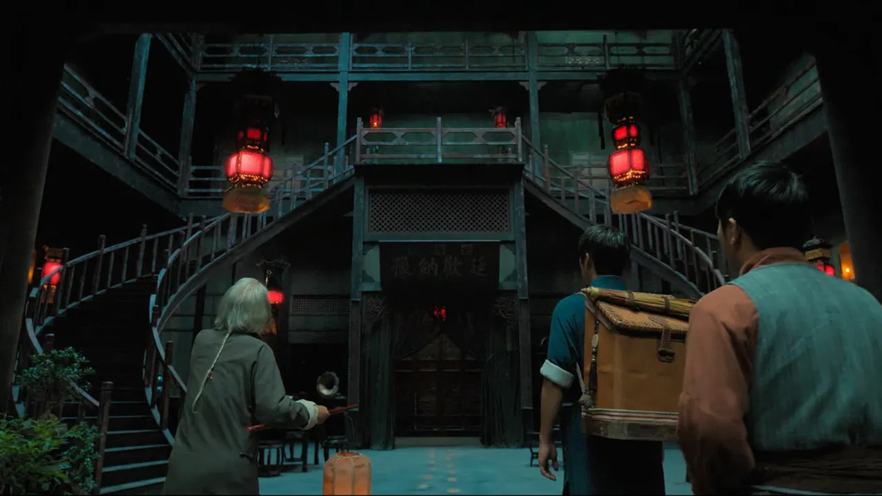 Mr Yin-Yang backdrop