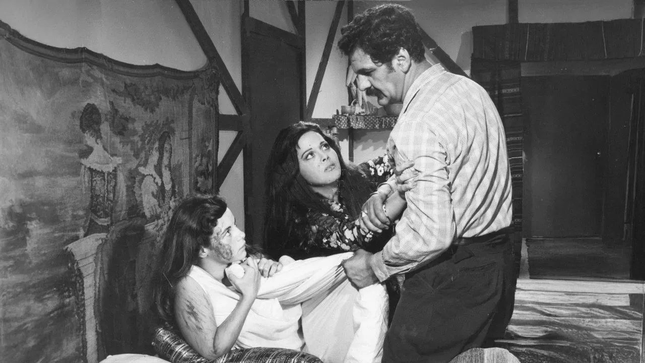 Yüzbaşının Kızı backdrop