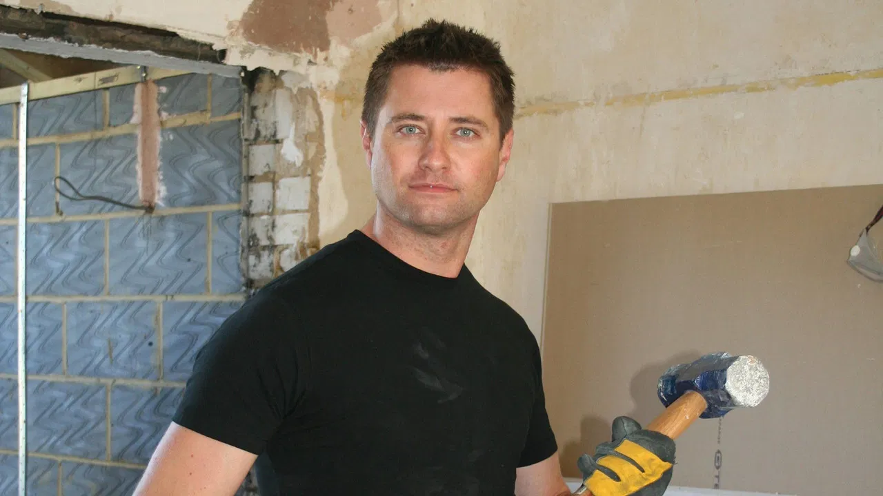 George Clarke's Old House, New Home backdrop