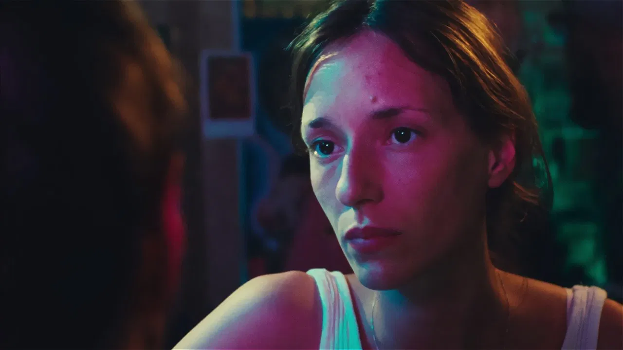 Mimi from Douarnenez backdrop