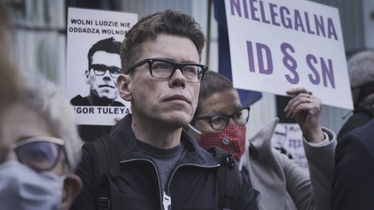 Judges Under Pressure backdrop