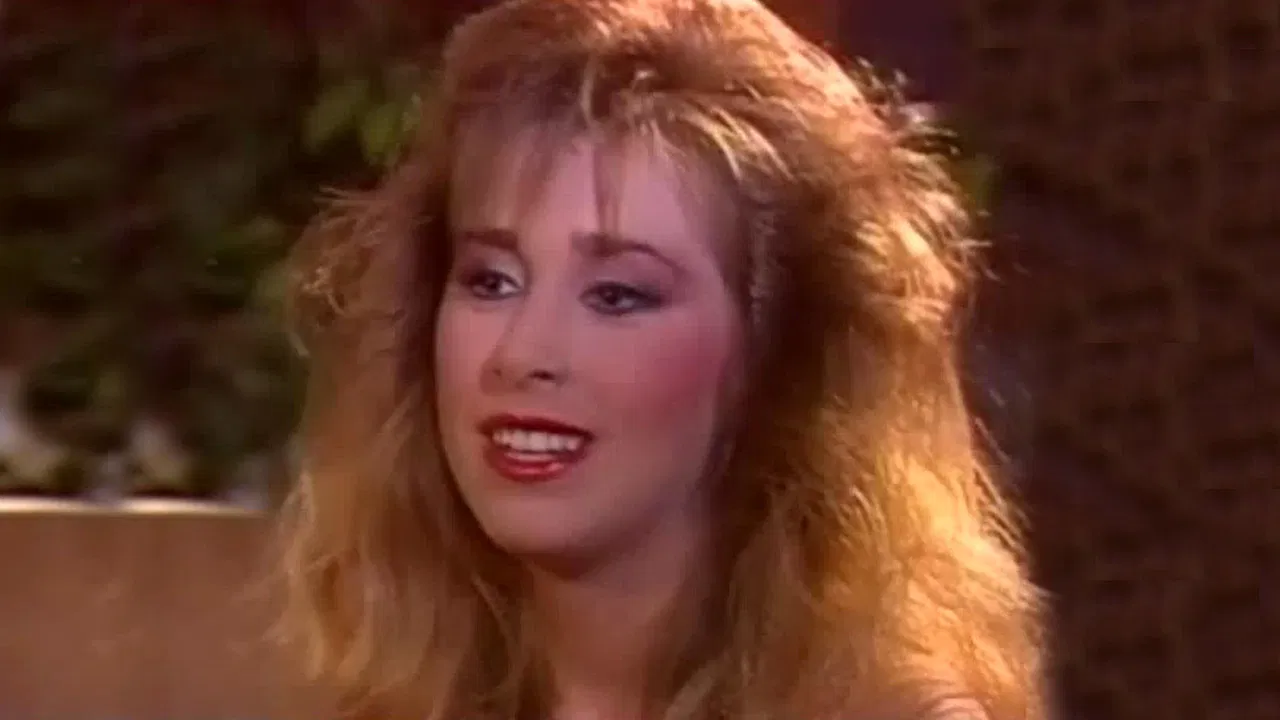 Genie's Dirty Girls backdrop