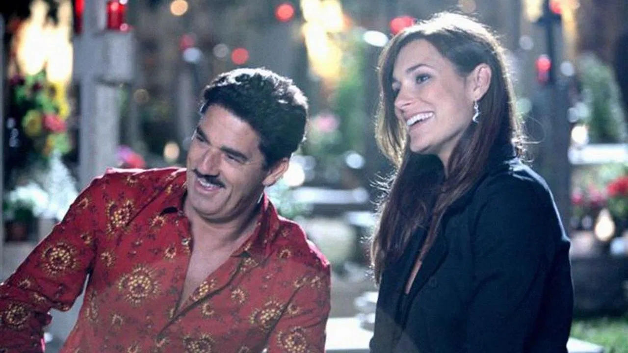 La valigia sul letto backdrop