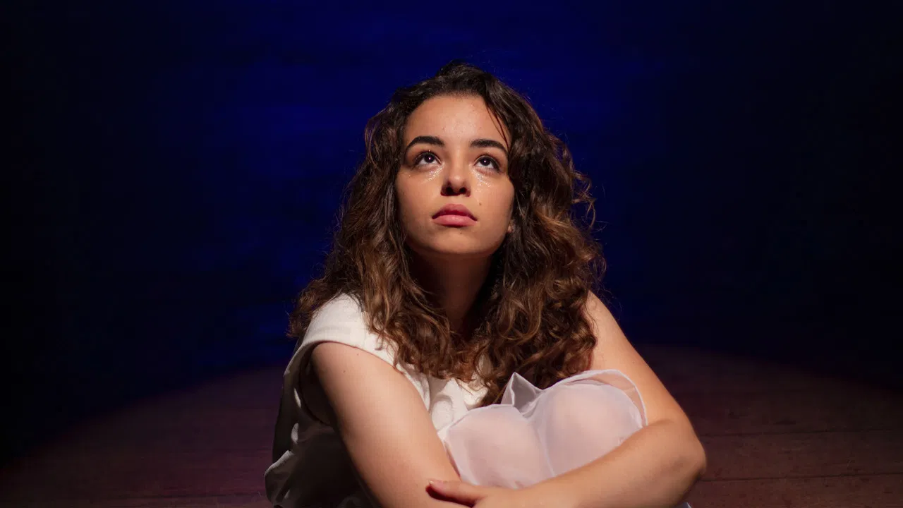 Outra Estação backdrop