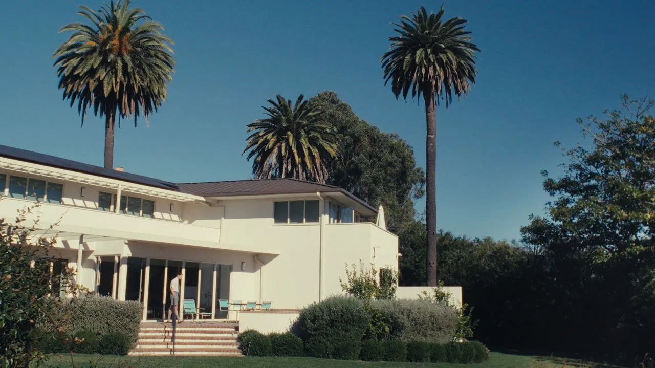 Confessions of Thomas Mann, Confidence Man backdrop