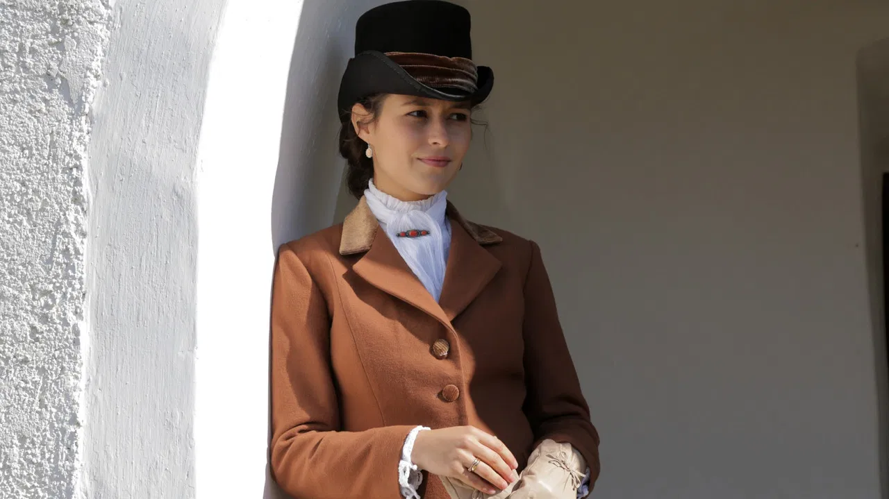 A galamb papné backdrop