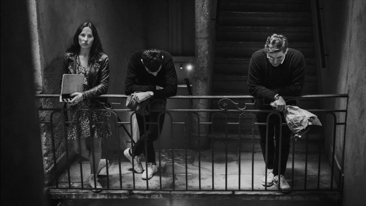 Dernières marches avant la fin du monde backdrop