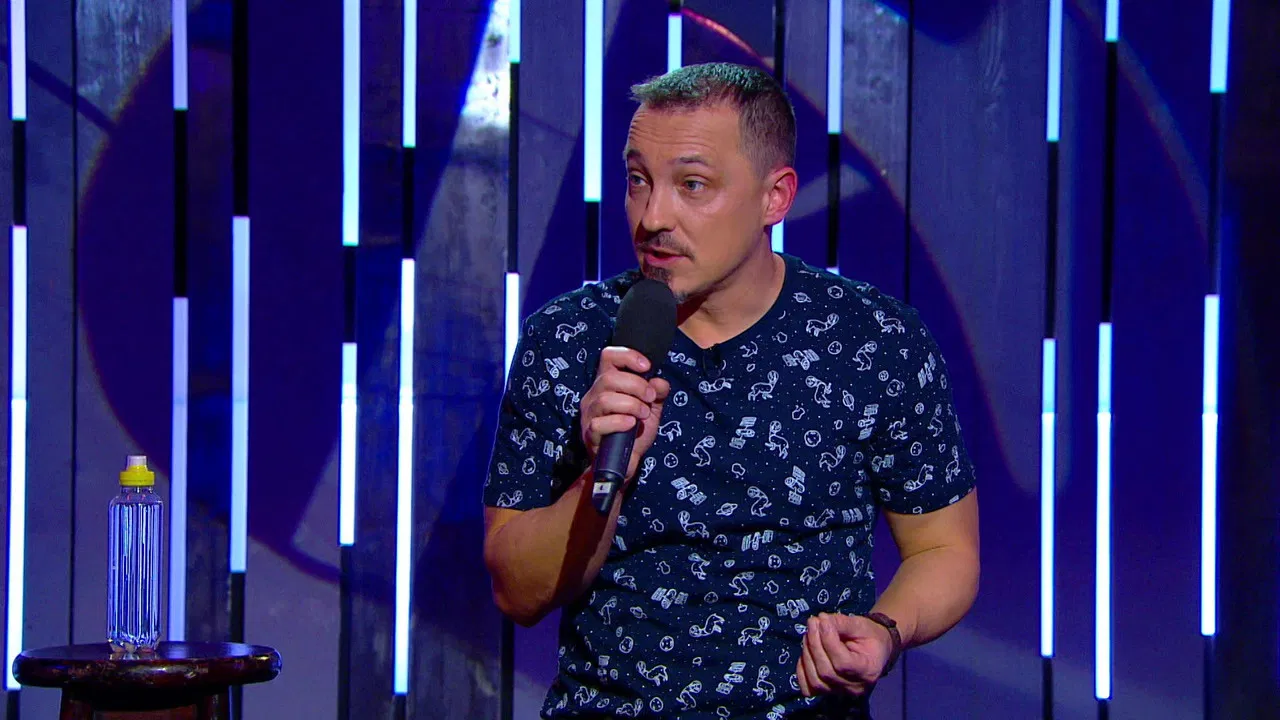 Delfinláb lúdtalppal - Benk Dénes önálló műsora backdrop