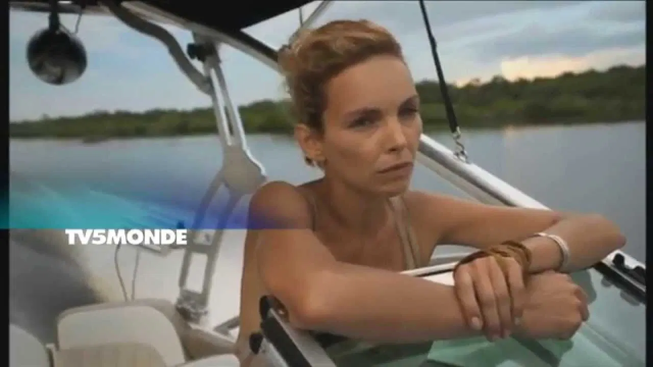 Jusqu'au bout du monde backdrop