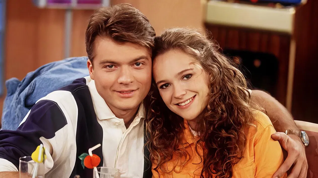 Premiers Baisers backdrop