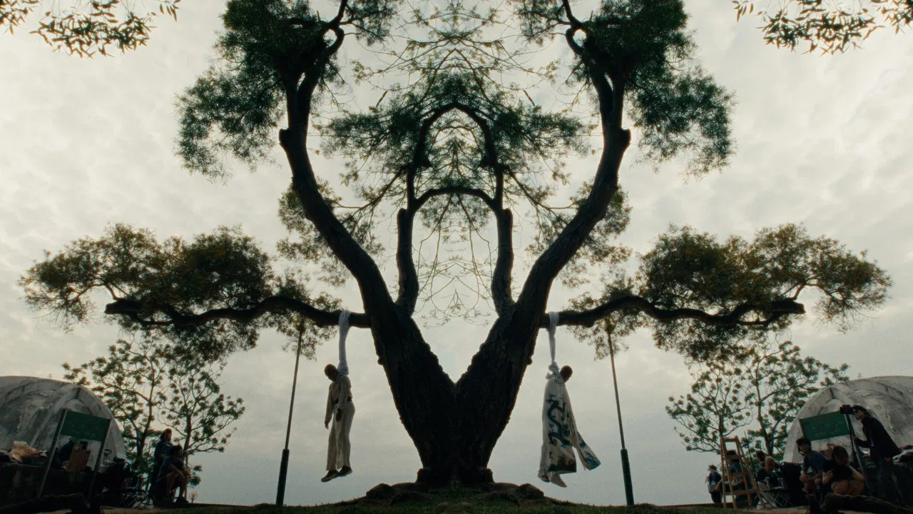 A Missing Scene from Floral Princess: An untold suicide of the last Ming emperor backdrop