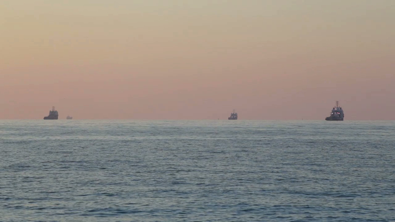 Sponde. Nel sicuro sole del nord backdrop