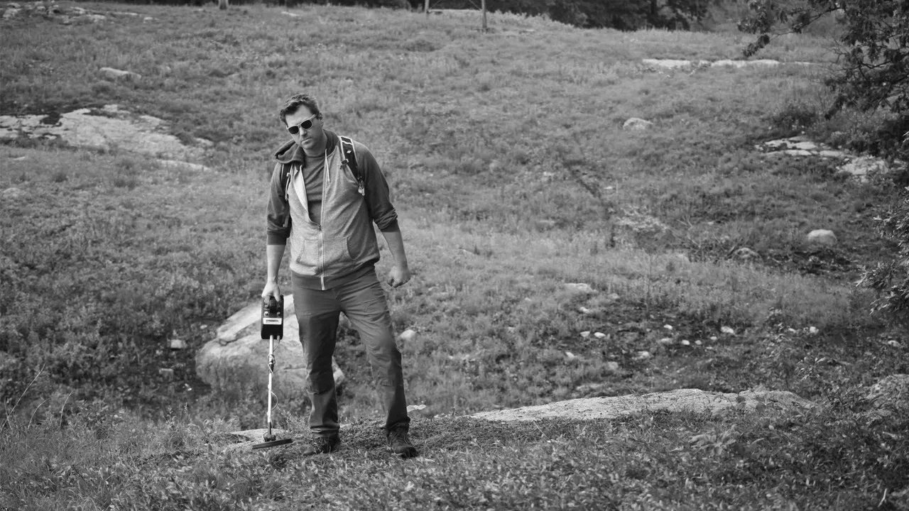 Metal Detector Maniac backdrop