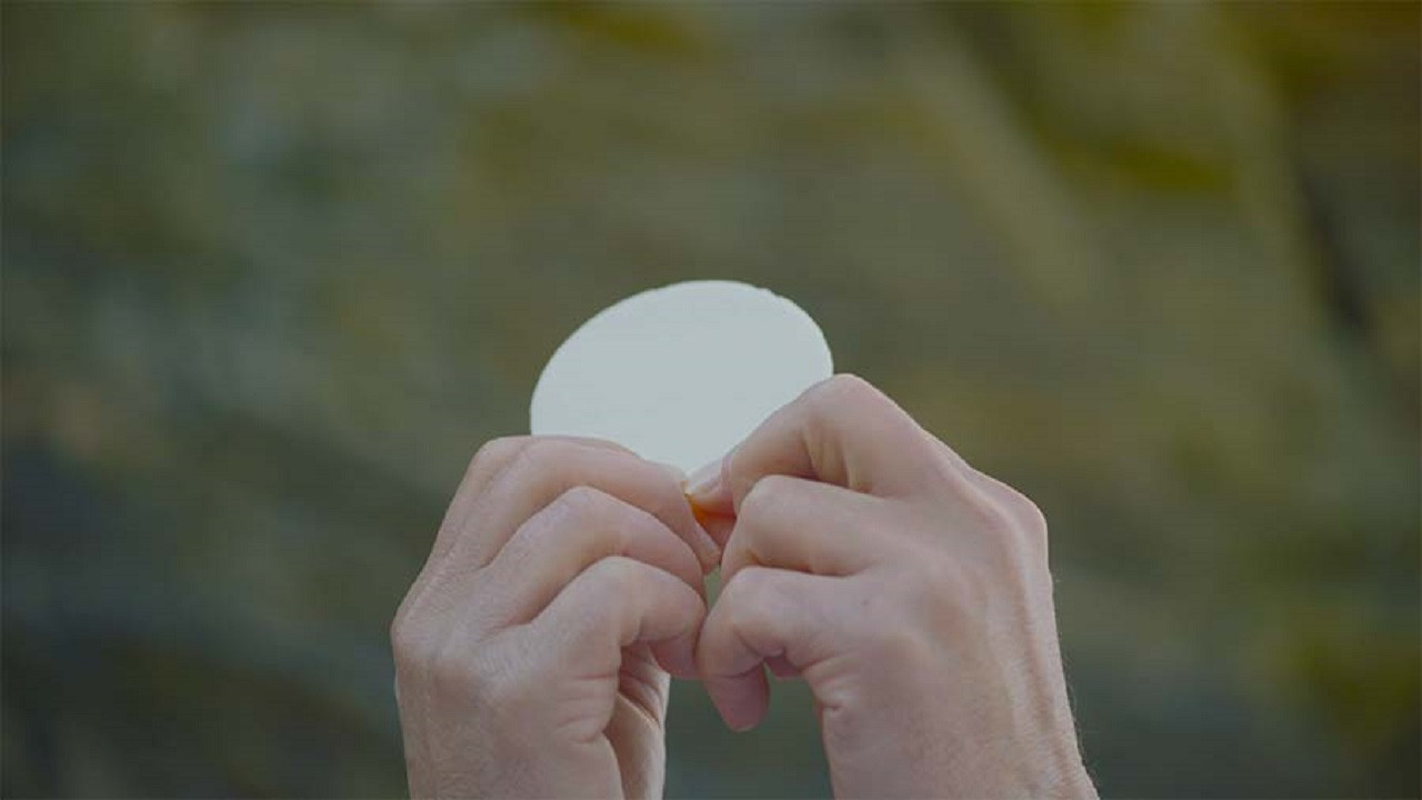 El beso de Dios backdrop