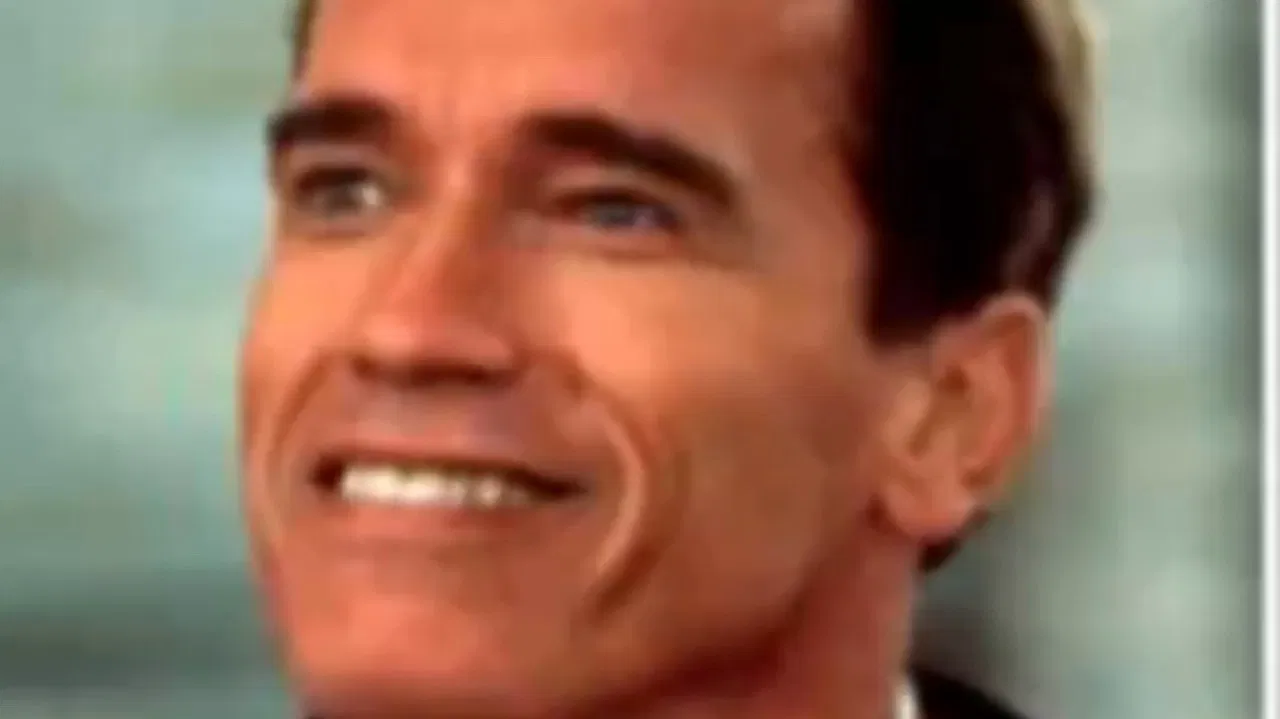 Arnold & Ali backdrop