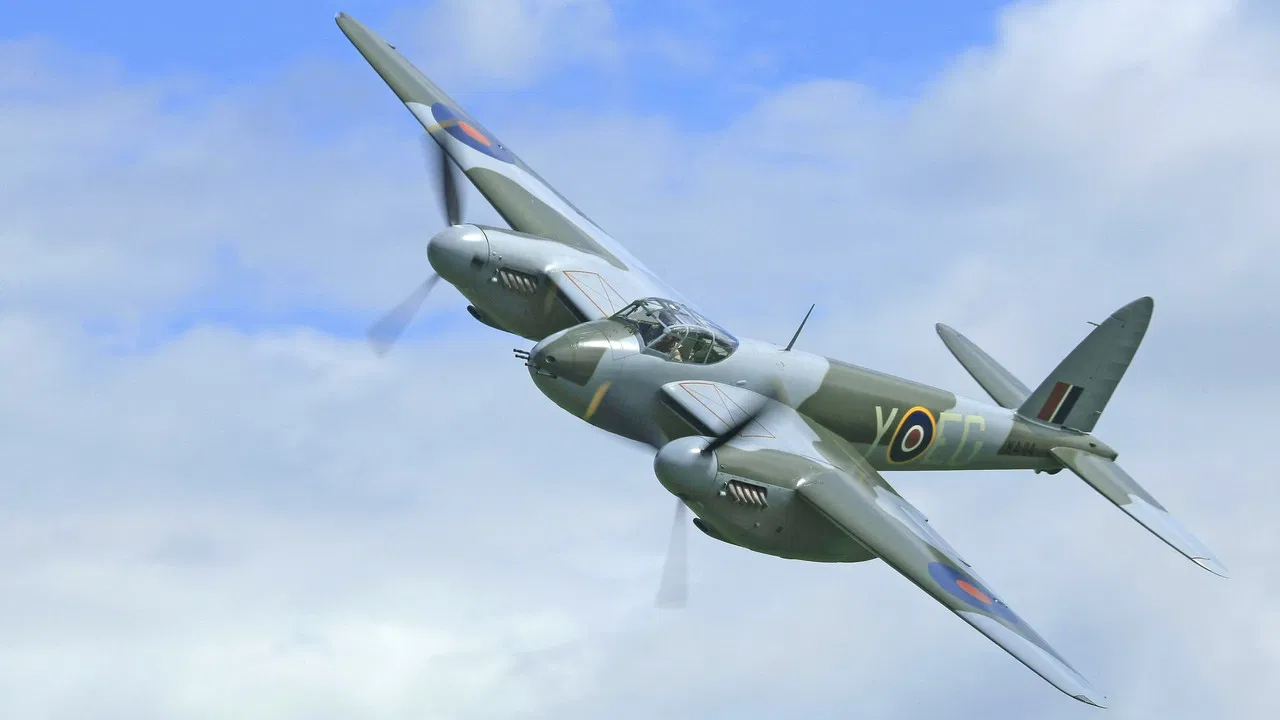 De Havilland Mosquito backdrop