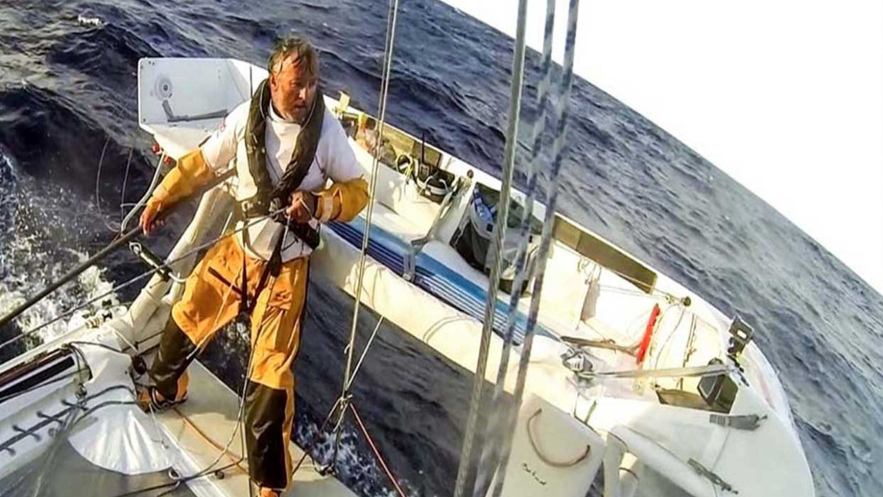 En équilibre sur l'océan backdrop