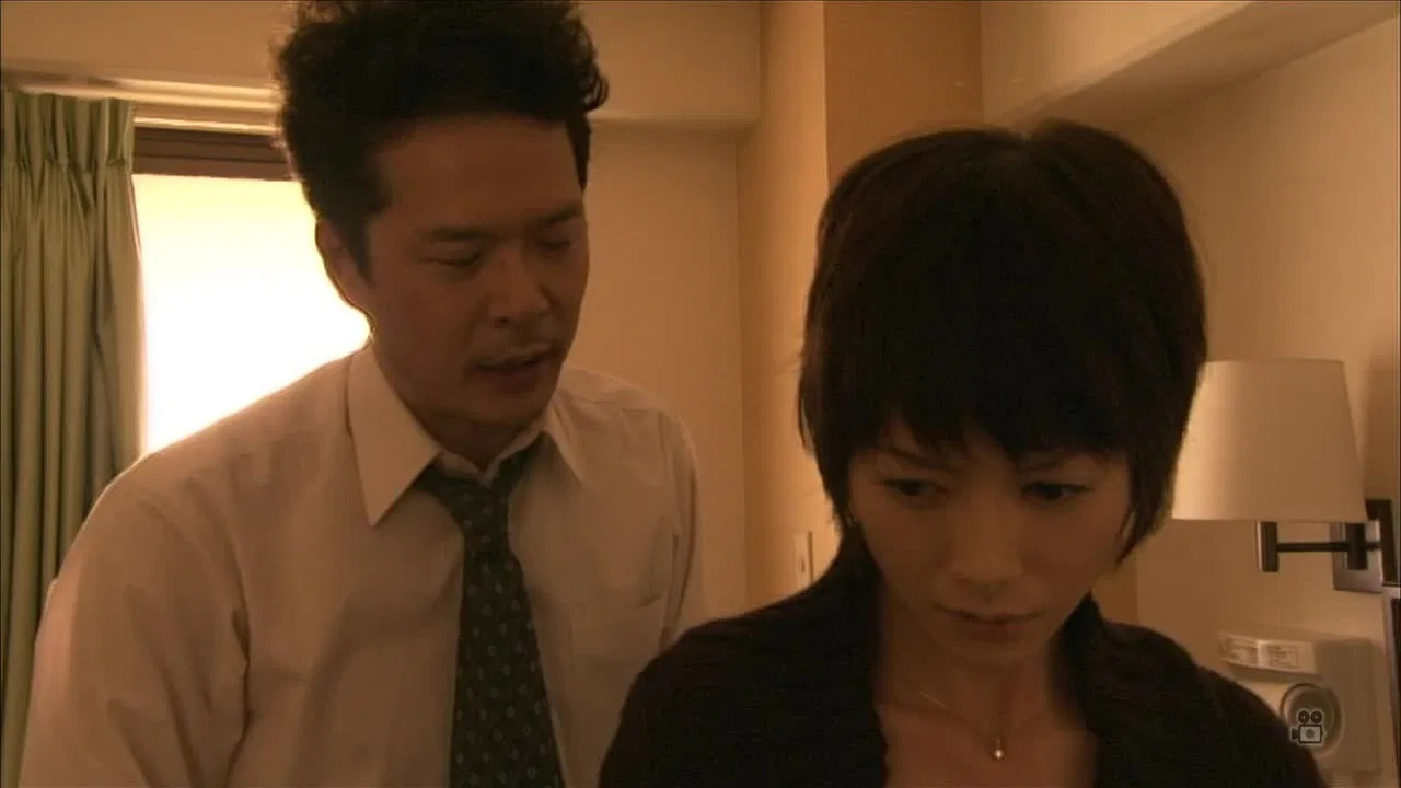 Weekly Yoko Maki backdrop