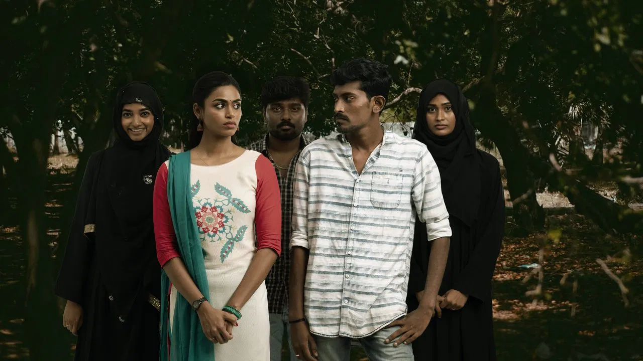 Nalla Perai Vaanga Vendum Pillaigale backdrop