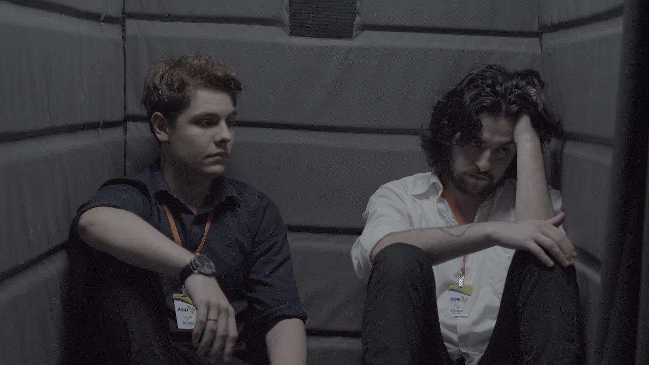 O Mesmo Encontra-se Parado backdrop