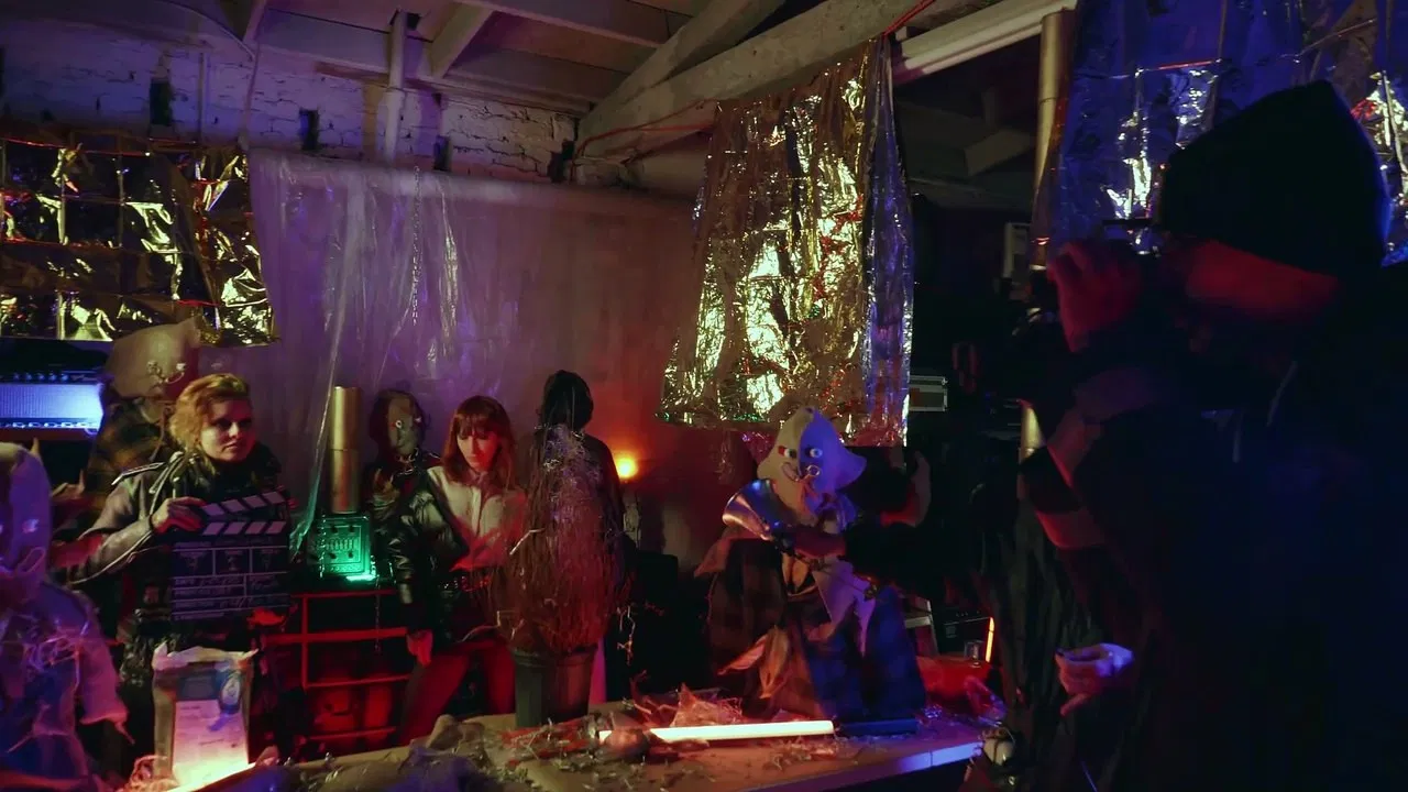 Vick & Tarstar's Scarecrow Factory backdrop