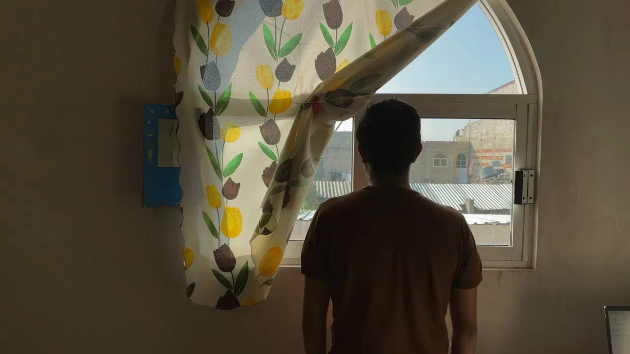 When Anyone Sees backdrop