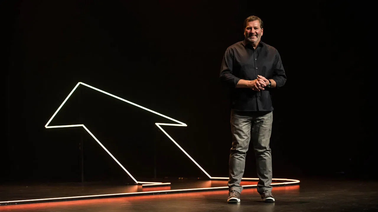 Mario Jean : Aller de l'avant backdrop