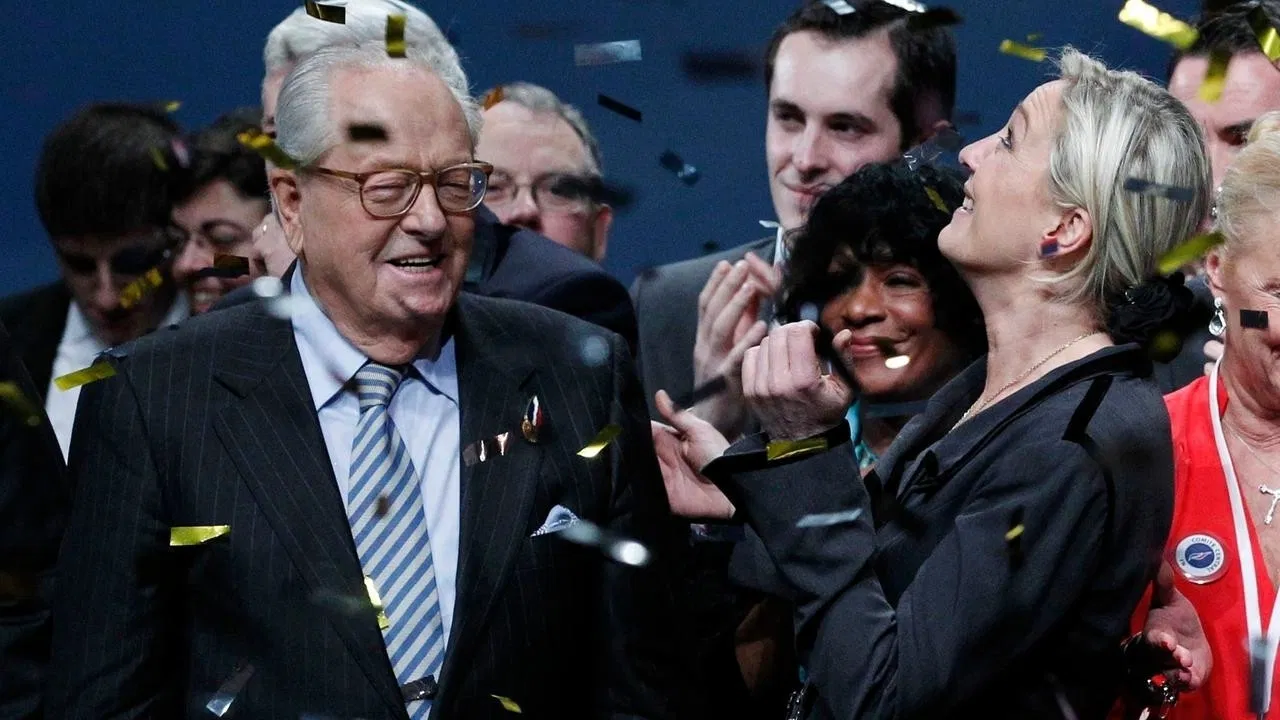 Le Diable de la République : 40 ans de Front national backdrop